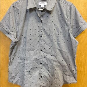 Liz Claiborne Women’s Black and Gray Short Sleeve Shirt